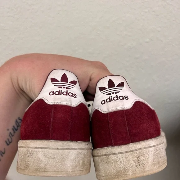 Adidas men’s 9 red & white lace up sneakers - Picture 4 of 6